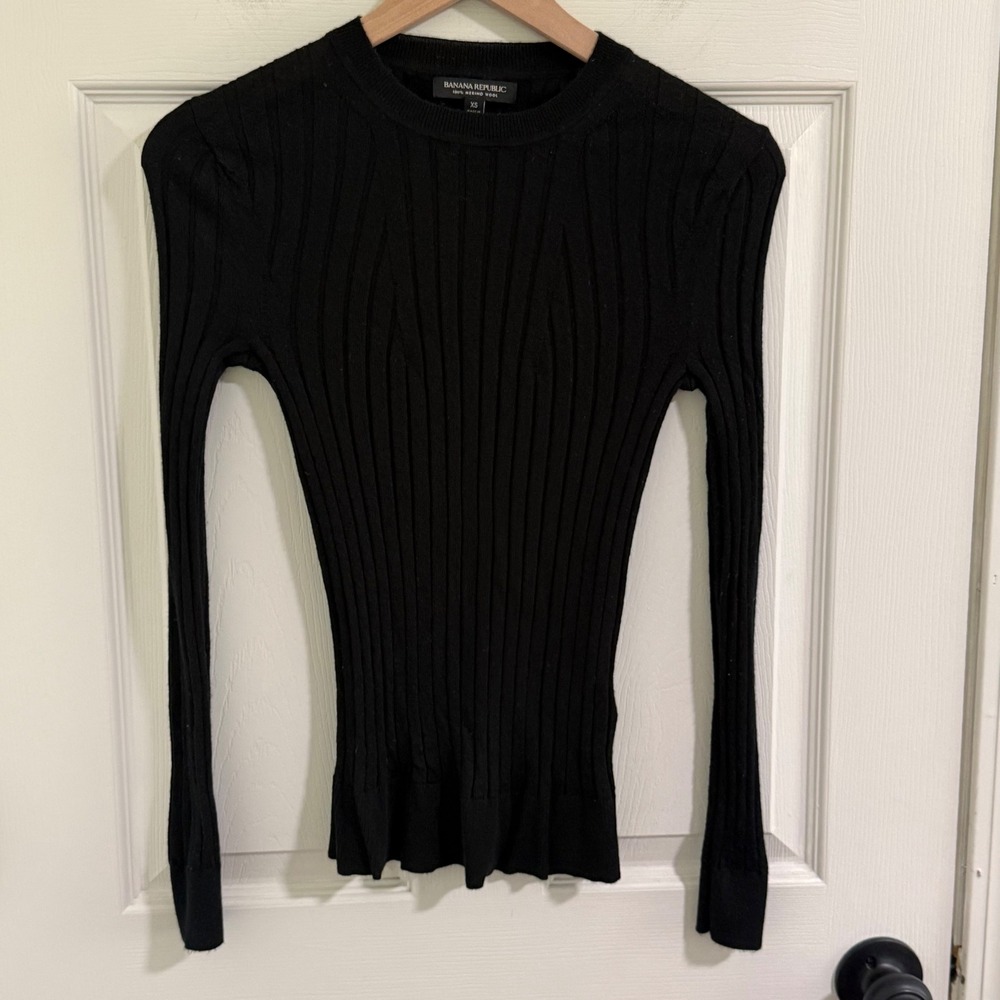 Banana Republic 100% Merino Wool Ribbed Knit Sweater Womens XS Black Y2K Fitted